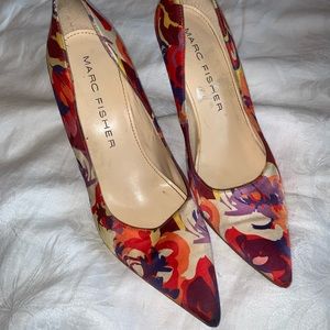 MULTI COLOR MARC FISHER PUMPS Size 7 1/2 M